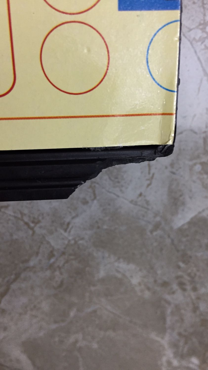 Sản phẩm đã vỡ trước khi đóng gói. Shop làm ăn chán lắm. Sản phẩm không giống mô tả