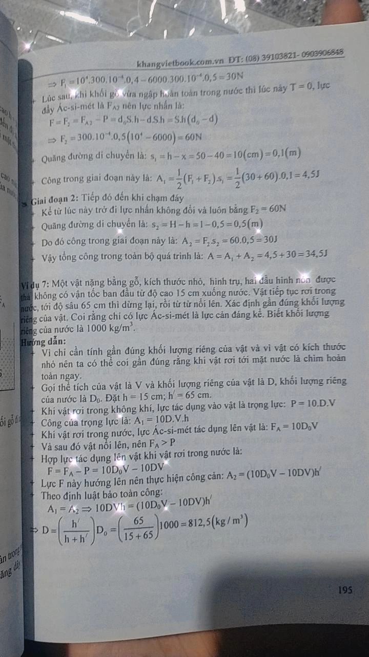 Đóng gói rất là kỹ luôn , một lớp bọc bên trong sách và một cái hộp bên ngoài , khi nhận sách cực kỳ mới và đẹp , không móp méo gì hết . Giá rẻ hơn trên bìa rất nhiều nè . Nội dung sách cực kỳ phù hợp để ôn thi luôn , cực kỳ chi tiết và sách rất dày ( ban đầu xem ảnh mình chỉ nghĩ sách mỏng thôi, ai dè sách dày lắm 534 trang lận ) . Chỉ có đều chữ in hơi nhỏ xíu , nhưng vẫn chấp nhận được và xem được nha . Nói chung , hãy đầu tư để mua quyển này đi vì nó rất đáng ❤