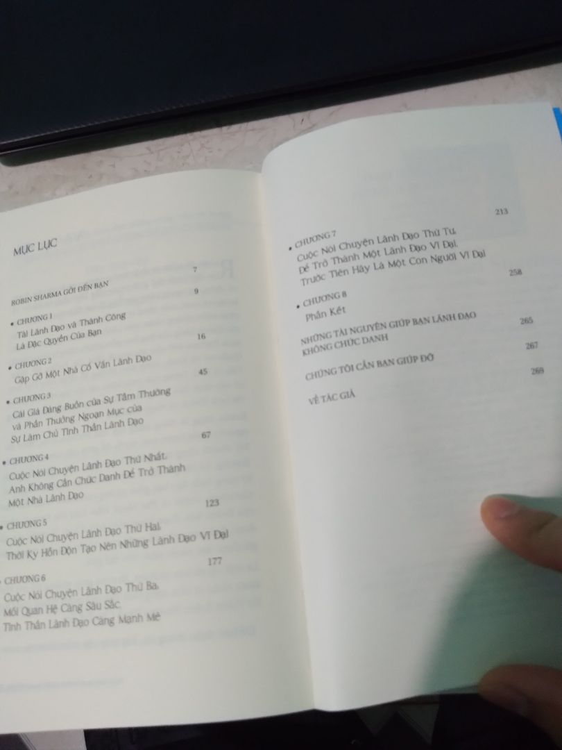 Nội dung truyền đạy y như tiêu đề, sách không dày nhưng kiến thức rất nhiều, những nguyên tắc và cách làm việc, cách sống rất đúng đắn và hướng con người ta không chỉ thành công trong sự nghiệp mà còn trong cuộc sống và để lại một giá trị cho cuộc đời
