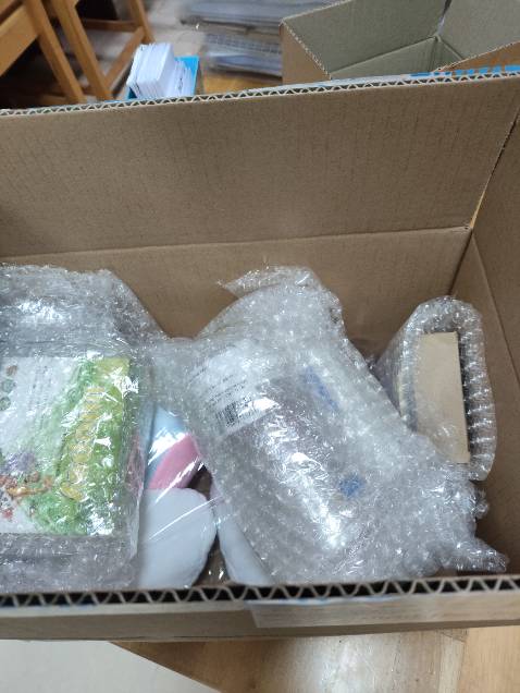 Sản phẩm dùng ổn, ngày sản xuất là năm ngoái. Nhà bán đóng gói kỹ, giao hàng nhanh và đầy đủ quà tặng