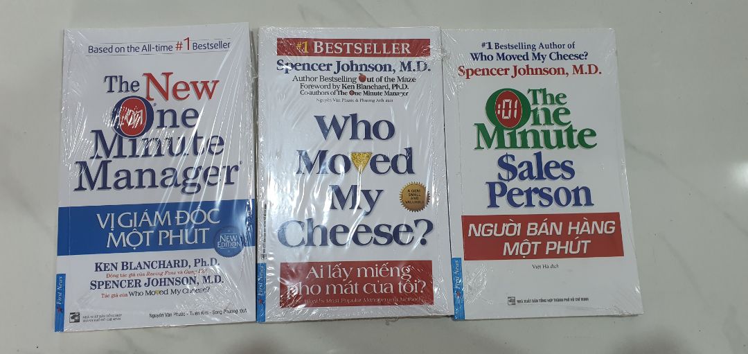 Bao sách chưa xé ra, bao chống nước thêm 1 lần nữa. Mình thích sách mới, đóng gói cẩn thận.