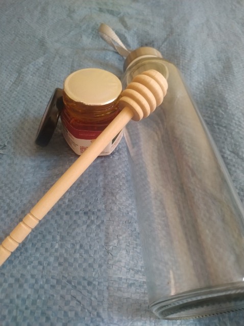 Hàng giao đúng sản phẩm, pha vô nước ra màu rất đẹp, đc tặng quá trời đồ, rất đáng mua👌