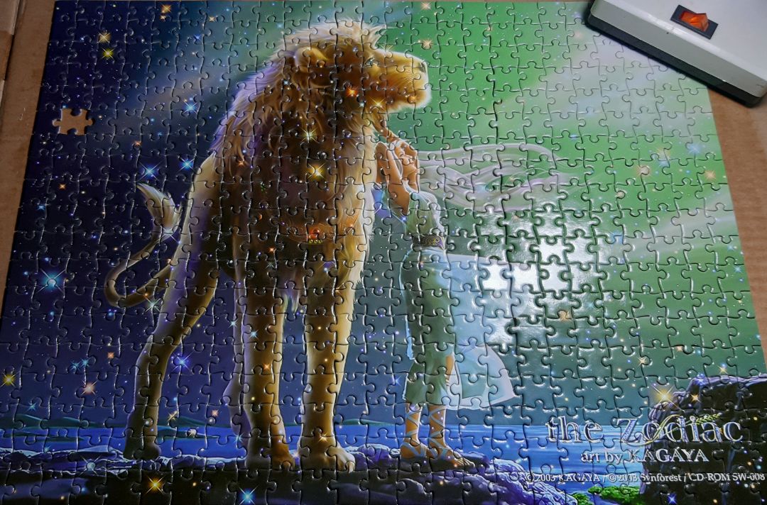 lúc mở hộp ra rất hoang mang ko biết sẽ hoàn thành bức tranh ghép được không. mình cố gắng ghép từng mảng từng mảng nhỏ cuối cùng đã ráp xong trong 2 ngày. hình ảnh và miếng ghép đẹp