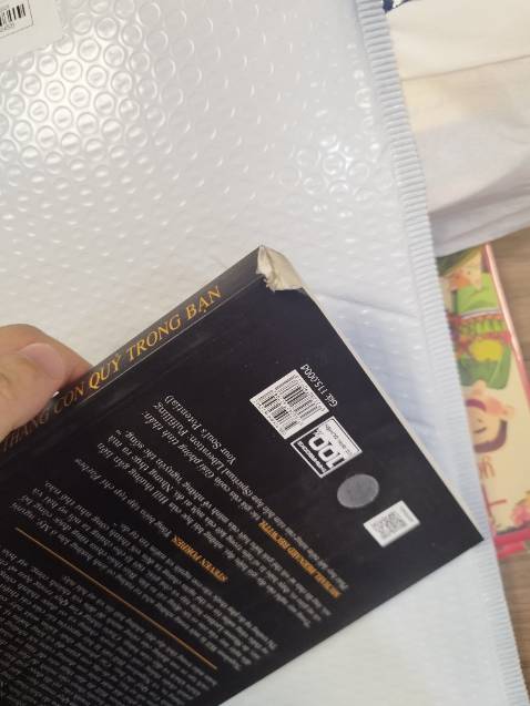 Giao hàng quá tệ làm hỏng hết cả sách