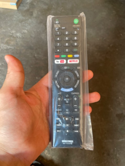 Sản phẩm giao không đúng với mô tả. Mình order điều khiển có giọng nói nhưng nhận được sản phẩm đồ điều khiển bình thường