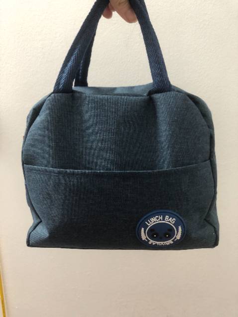 Mình nhận được hộp cơm khá bất ngờ về chất lượng sp dày dặn mà mâũ mã y mô tả nhé