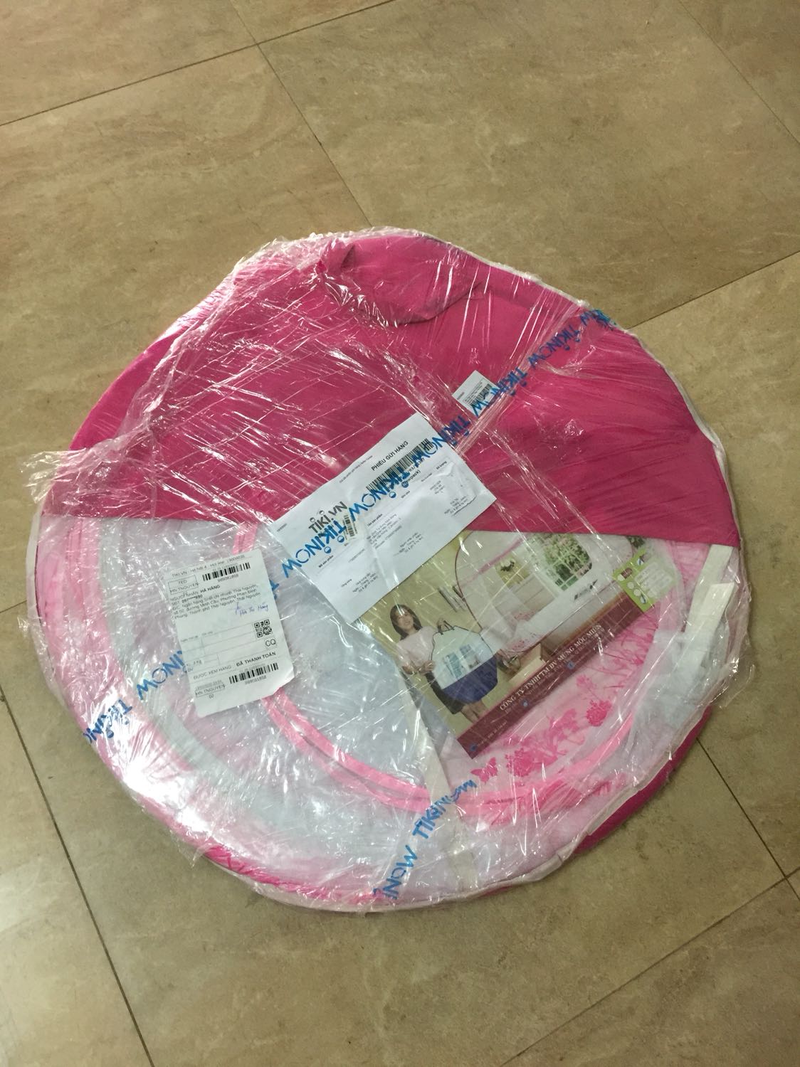 giao hàng sớm hơn lịch, giao hàng nhiệt tình,??, hàng chất lượng tốt, m đã kiểm tra rất ưng và không bị lỗi, lần đầu mua hàng của tiki bình chọn 5 sao luôn, kể cả gọi lên tổng đài nhân viên tư vấn rất nhiệt tình thân thiện, hi vọng tiki sẽ luôn duy trì uy tín và ngày càng tăng thêm niêm tin cho người mua hàng online.