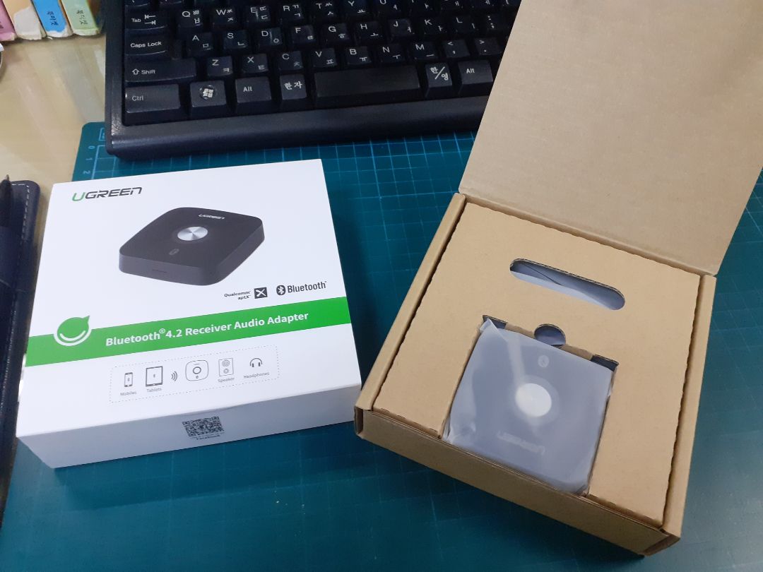 không có jack hoa sen như quảng cáo, nhưng mình nghe nhạc vẫn ổn nên ko phàn nàn gì. Đây là sản phẩm tốt trong tầm giá, mn ko nên đưa tiêu chuẩn lên cao quá so với thiết bị này nhé. nghe nhạc bth ok, ổn.