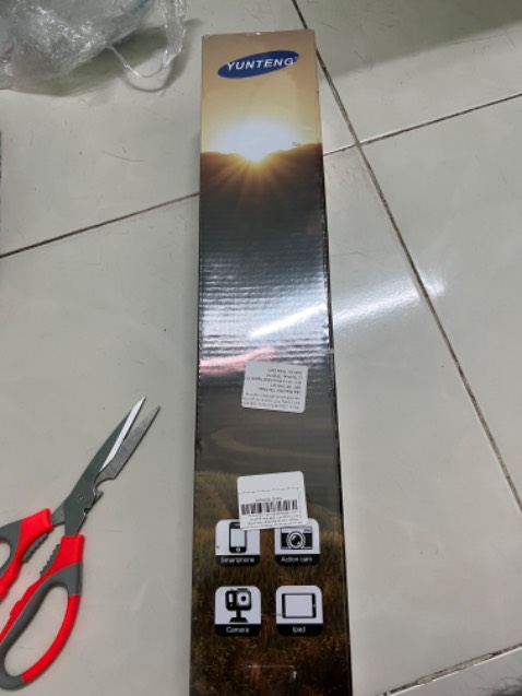 Giao nhanh kinh khủng mới đặt nửa đêm hôm nay thì chiều nay giao luôn dù khác tỉnh thành, sp siêu siêu ok luôn đẹp nguyên seal lun nha, dễ xài, thích chỗ kẹo điện thoại thay vì kéo ra như mấy loại khác thì nó cố định bằng ốc