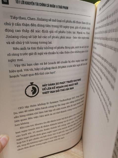 Nếu mỗi ngày đọc 1 lời khuyên thì 3 tháng 10 ngày mớ hết cuốn sách 101 lời khuyên tài chính cá nhân từ Thái Phạm 

Mình thích câu nói về việc lên kế hoạch để tăng năng suất lao động của bản thân và là cơ hội để vượt mặt đối thủ. 

Song song đó, hơn 30 lời khuyên cho quý nhà đầu tư F0 vô cùng thực chiến và áp dụng được cho NĐT tại Việt Nam 

Sách mới, giấy thơm, shipper giao hàng nhanh. Ủng hộ shop dài dài.