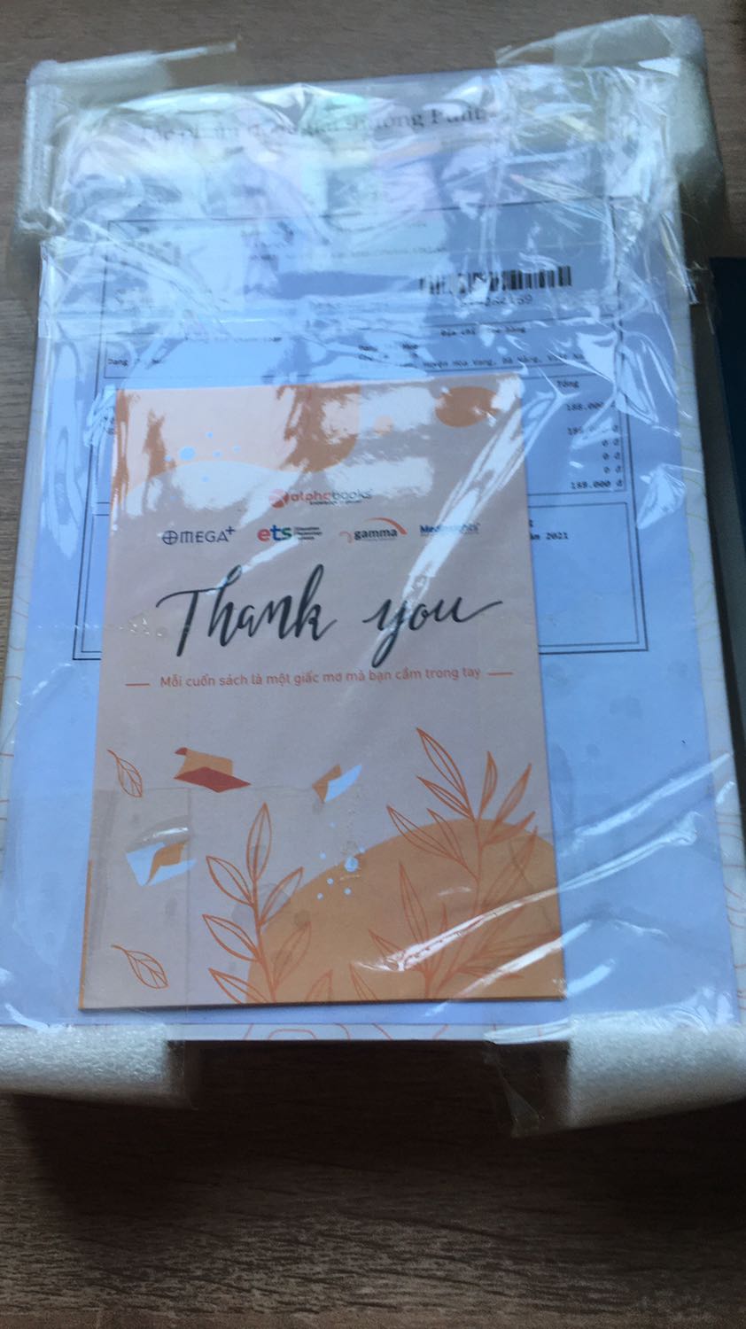 Bao bọc cẩn thận. Giao hàng nhanh. Mua sau khi tham gia thảo luận của dịch giả và một số chuyên gia do Mega book tổ chức. Nội dung vẫn chưa đọc nên chưa review phần nội dung được.