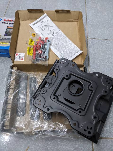 Khá bất ngờ về độ hoàn thiện so với mức giá, khung sx công nghiệp thép dày sơn tĩnh điện, phụ kiện ốc vít ngàm từng chi tiết đều hoàn mỹ