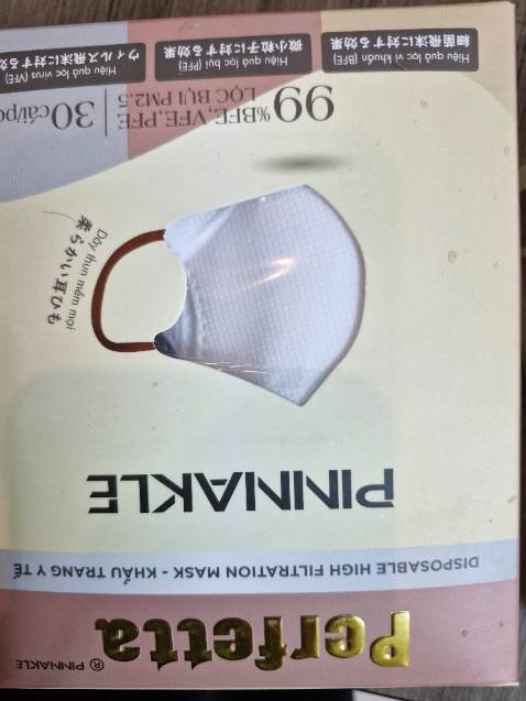 Khẩu trang có chất liệu mềm mịn, dễ thở, màu sắc đẹp mắt. Đã mua lần 2.