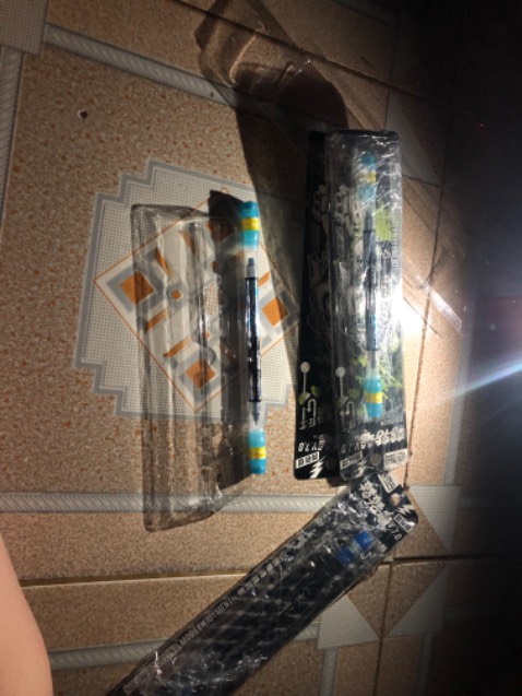 Bút rất tốt không bị vấn đề gì về vận chuyển 10₫