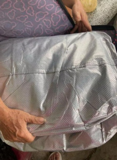 Shop phục vụ rất nhiệt tình, giải quyết thắc mắc nhanh chóng
Bạc chuẩn 3 lớp shop nhé như shop để trên thanh tiêu đề. Phủ được toàn bộ xe, chuẩn kích thước.
Giao hàng nhanh, sẽ ủng hộ shop những sản phẩm khác khi có nhu cầu!Cũng hợp giá tiền. Đánh giá 5 sao