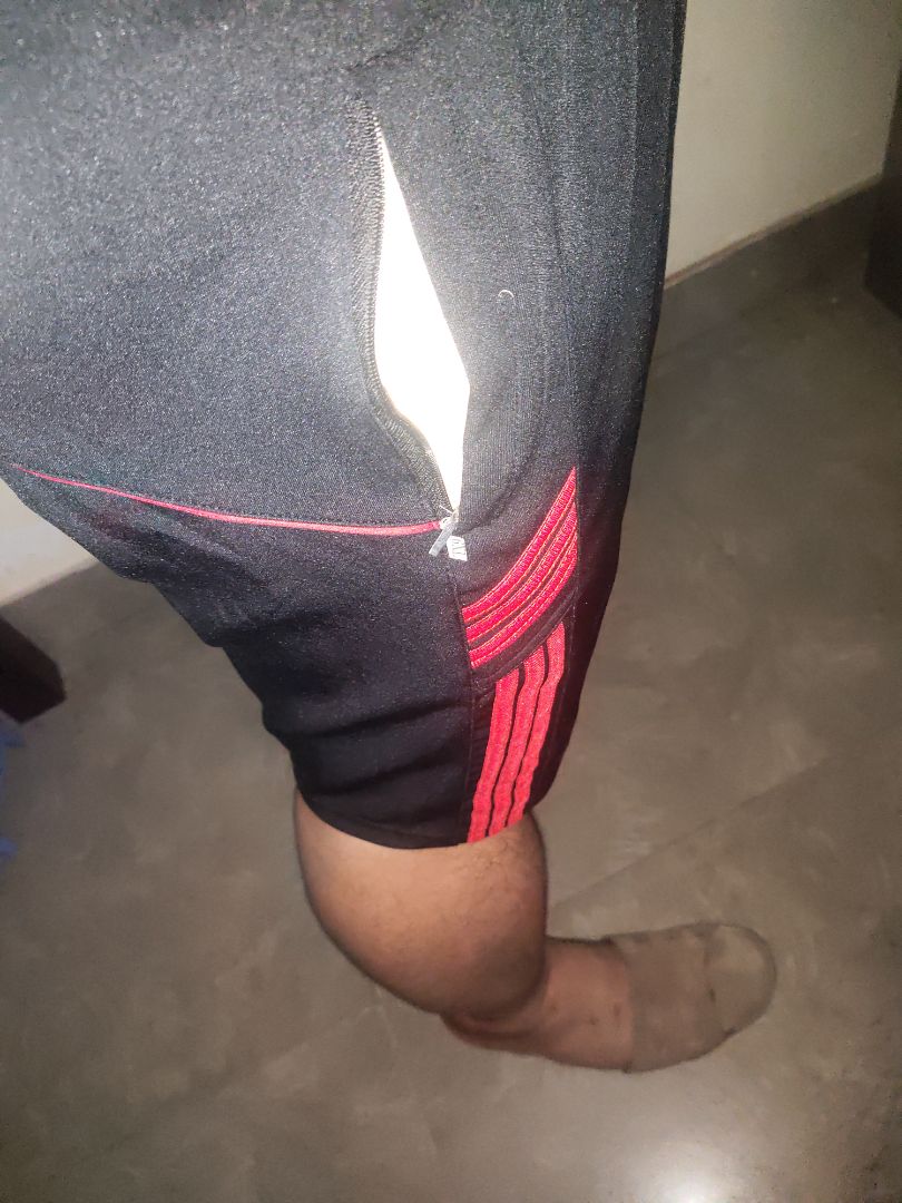 Vải dù hơi nóng, được cái vừa vặn,  co dãn thoải mái, hình thức đẹp, mỗi tội dây rút quần quá ngắn, tháo ra mới mặc được Vải dù hơi nóng, được cái vừa vặn,  co dãn thoải mái, hình thức đẹp, mỗi tội dây rút quần quá ngắn, tháo ra mới mặc được