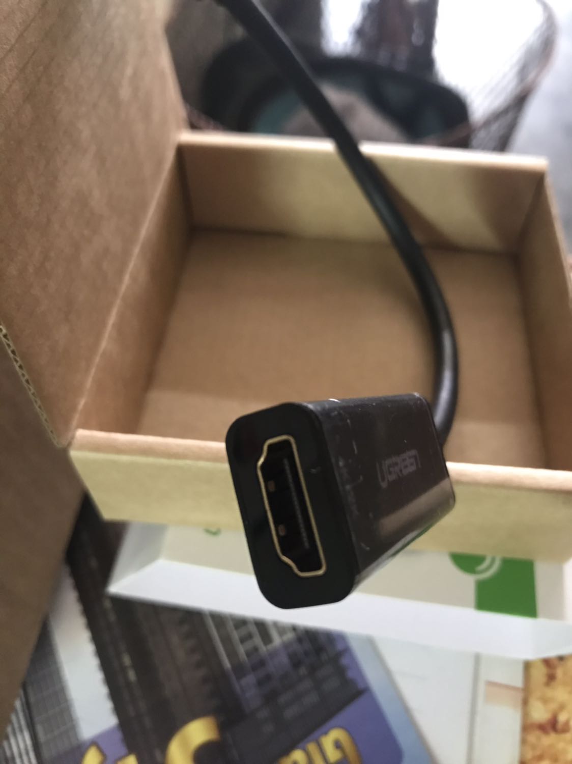 Hài lòng nhân viên giao hàng tiki nhiệt tình khi trả lời thắc mắc của khách hàng. Xin góp ý về sản phẩm nếu sợi dây này dài thêm 10cm nữa thì ok.