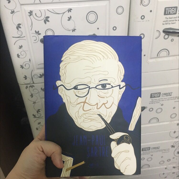 Tác phẩm của bác này đọc hơi khó nuốt! Ai đọc quyển Buồn Nôn rồi thì sẽ hiểu. Vì khó nuốt nên mình mua hẳn sách giấy về ngâm cho dễ. FHS giao hàng lâu quá, cả tuần mới nhận được sách, được cái đóng gói thì không chê được!