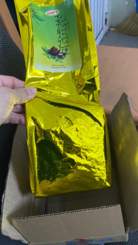 Tôi đã mua cửa hàng Khánh Nga rất nhiều nhưng mấy lần về sau toàn giao trà cũ không còn hút chân không, trà bị mất mùi, tệ quá