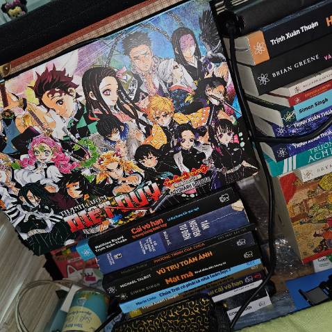 Không để đợi tới 2029 ra movie để xem đoạn kết nên lụm lej bộ này. Sắc nét, giấy in cứng cáp, đẹp, thơm phức í a.