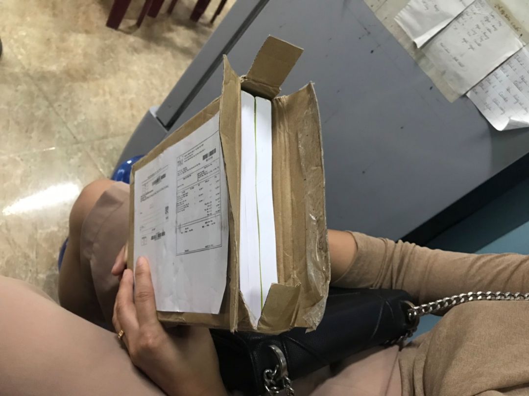 mình mua 3 sp, trả tiền 3 sp. nhưng shop giao có 2 cuốn sách. shop liên hệ sớm cho mình để giải quyết đi nhé