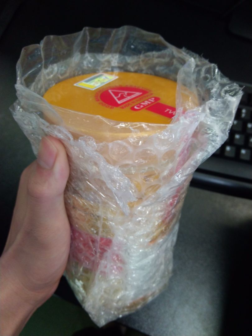 Mình vừa nhận được đơn hàng. Thời gian giao hàng nhanh hơn dự kiến. Tuy nhiên việc đóng gói sản phẩm khi vận chuyển quá sơ sài ( không biết có phải vì vỏ hộp bằng nhựa hay không), vỏ hộp méo mó. Bọc chống xốc kiểu cho có. Rất may lần này k ảnh hưởng gì đến sản phẩm.