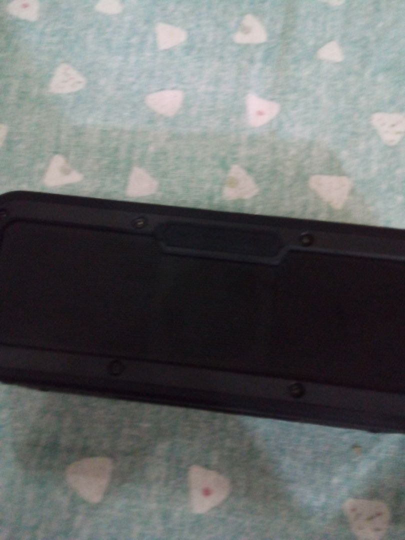 Loa xinh mà cầm nặng tay lắm ạ, bass ấm, âm thanh to rõ lắm luôn đó, nhận được hàng mà mình vui quá trời, nên mua nha mọi người Loa xinh mà cầm nặng tay lắm ạ, bass ấm, âm thanh to rõ lắm luôn đó, nhận được hàng mà mình vui quá trời, nên mua nha mọi người