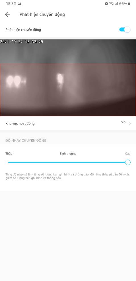Sau 2 ngày sử dụng và trước đó mình đã có sử dụng con Xiaomi 360 1080. Mình sẽ đánh giá một số điểm mạng và yếu như sau:
Điểm mạnh:
1. Có chức năng thông báo khi phát hiện chuyển động, loa đủ nghe dùng trong nhà thôi hoặc trước sân (đối với những nhà mặt tiền quốc lộ xe cộ chạy nhiều thì lắp ngoài trời âm thanh cảnh báo sẽ khó nghe) (Xiaomi không có)
2. Có chức năng lưu lại vị trí muốn di chuyển camera không phải di chuyển thủ công (Xiaomi không có)
3. Hai bên ống kính camera có 4 đèn hồng ngoại khi dùng ở chế độ ban đêm và mắt người hoàn toàn thấy được. Trên xiaomi thì có 6 đèn, mắt người không nhìn thấy khi dùng camera điện thoại chụp mới thấy. Mọi người xem thêm ảnh.
4. Giao diện dễ sử dụng tiện lợi hơn rất nhiều so với Mi home.

ĐIỂM YẾU:
1. Độ delay hơi cao khi di chuyển camera. Ảnh hưởng đến việc xem lại video đã lưu trên thẻ nhớ với tốc độ nhanh.

Khác:
1. Về độ to thì có nhỉn hơn 1 chút xíu so với Xiaomi 1080 thôi.
2. Sử dụng cục sạc tặng kèm công suất 5.4W (9V - 0.6A)

ĐIỂM ĐÁNG TIỀN:
Có thông báo khi phát hiện chuyển động (báo động bằng âm thanh tại camera). Trong Xiaomi thì chỉ có thông báo đẩy về điện thoại.

Mình hi vọng mọi người cũng có thói quen đánh giá chi tiết như vậy cho người khác có thể kham khảo.

Có thời gian mình sẽ đánh giá kỹ hơn bằng video clip và chèn vào bên dưới
