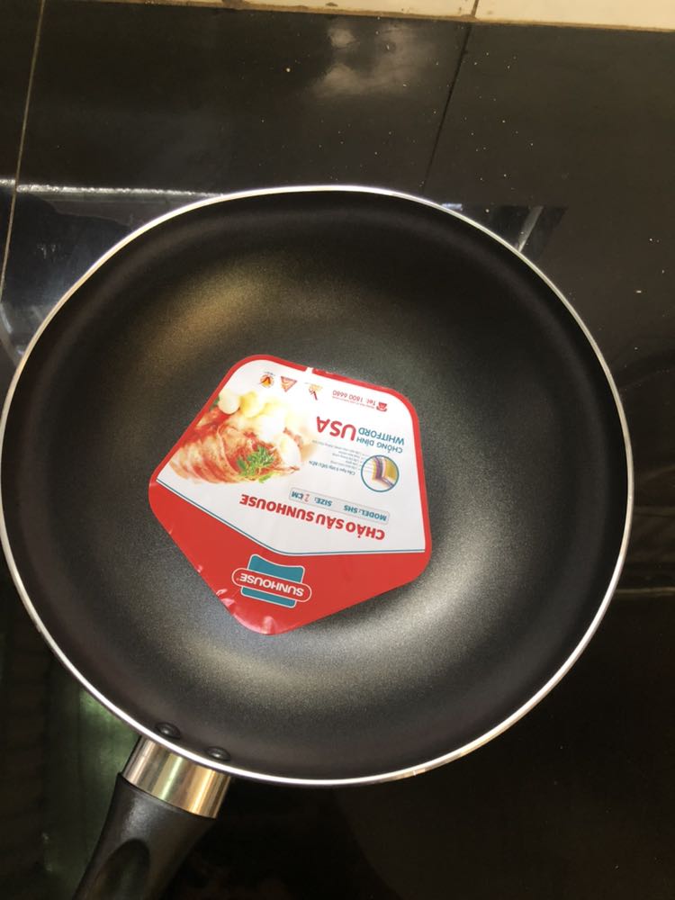 Chảo bị méo k biết do vận chuyển hay gửi mẫu lỗi? Thủ tục đổi rườm rà