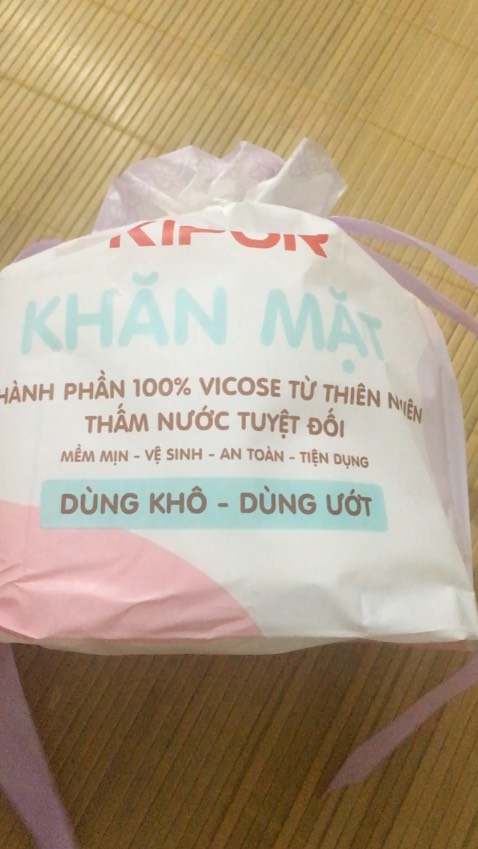 Khăn mềm mịn, thấm nước tốt, lau không bị rát mặt. Shop thì giao hàng siêu nhanh, đóng hàng siêu cẩn thận, mặc dù không phải hàng dễ vỡ nhưng vẫn bọc một lớp carton, 2 lớp chống sốc