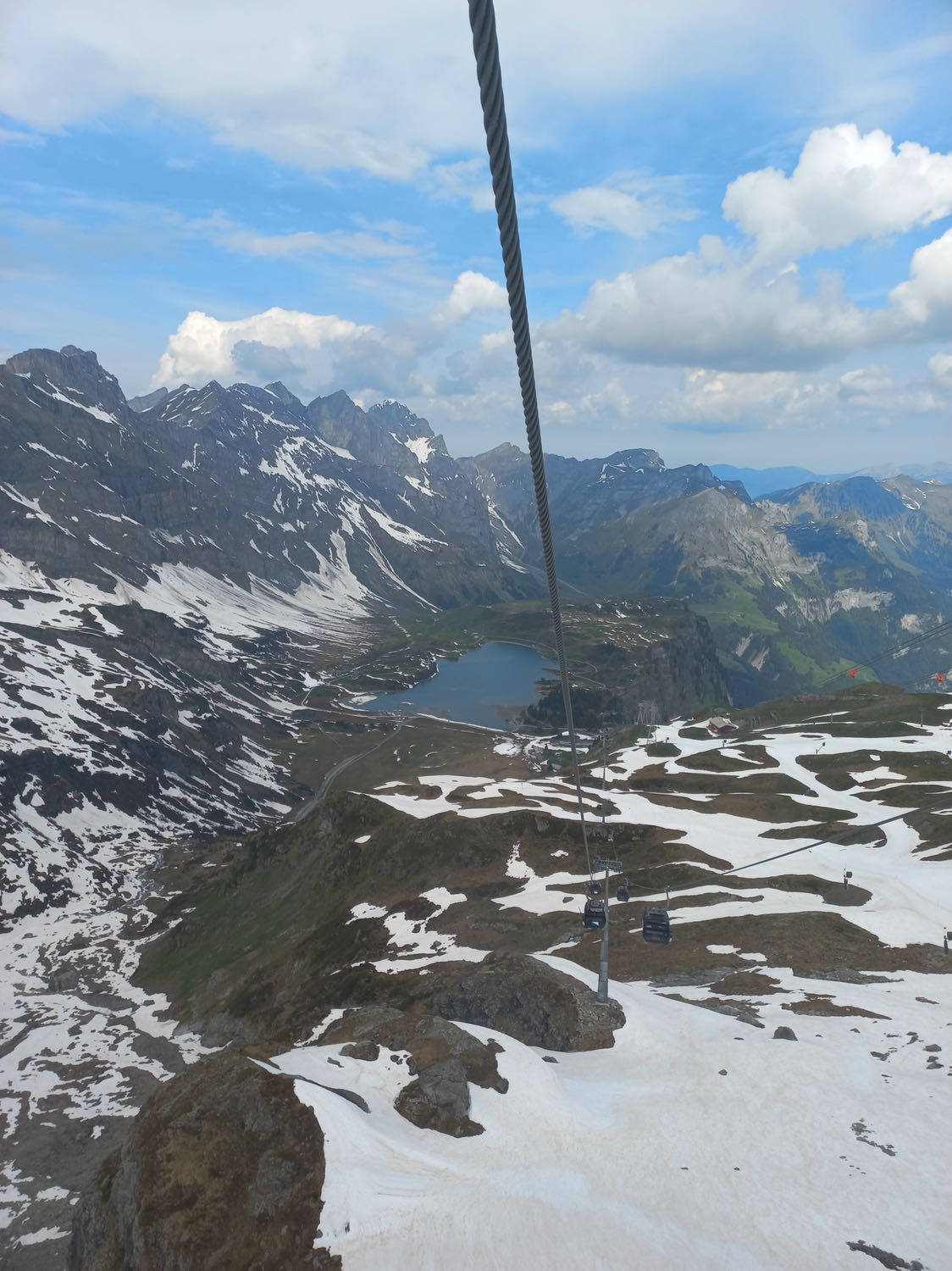Nồi đẹp nhỏ gọn, nấu đc cho 2-3 người ăn đó , chưa dùng nhiều chưa biết có bền k nhưng nhìn nhỏ gọn chắc chắn rất thích ,hình ảnh mang t/c nhận xu. giao hàng nhanh chóng lại đc muễn ship