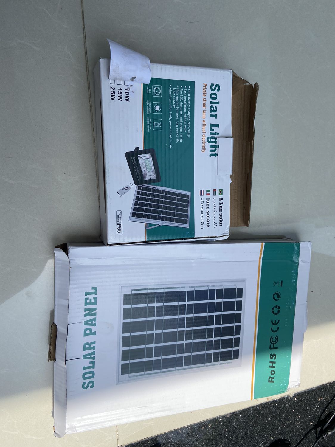 Shop này *** đảo, mua loại 60w mà giao loại khoảng 10w. In tờ giấy 60w dán bên ngoài che. Đúng là *** đảo