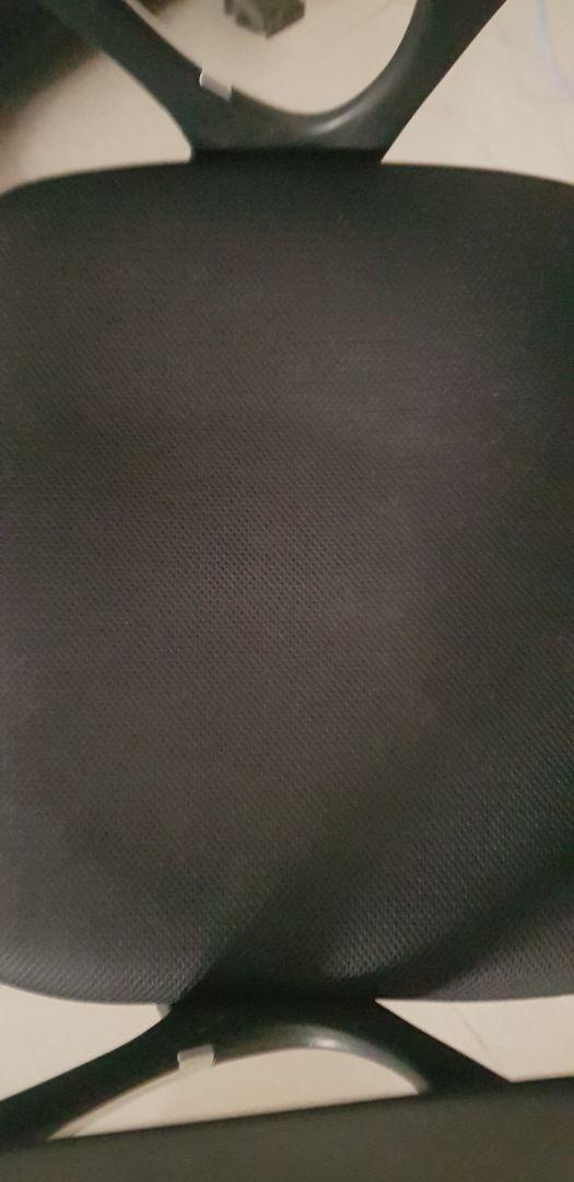 sản phẩm hài lòng. nhưng giao hàng lại không đóng gói. để nguyên kiện hàng dán nhãn lên gửi luôn. 
nên làm cái túi đựng cái ghế xếp bị rách, nói chung không hài lòng Tiki giao hàng kiểu này.