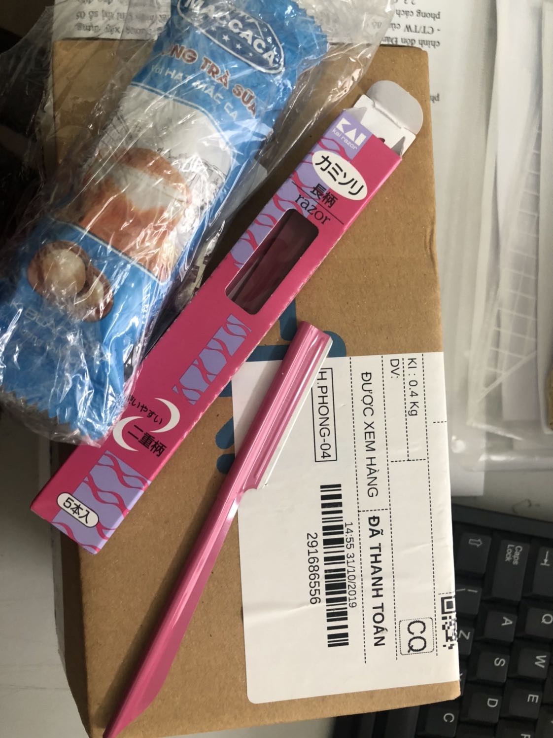 Ảnh trên mạng và hàng nhận được khác nhau hoàn toàn. Đã hoàn trả yêu cầu đổi lại nhưng vẫn như cũ