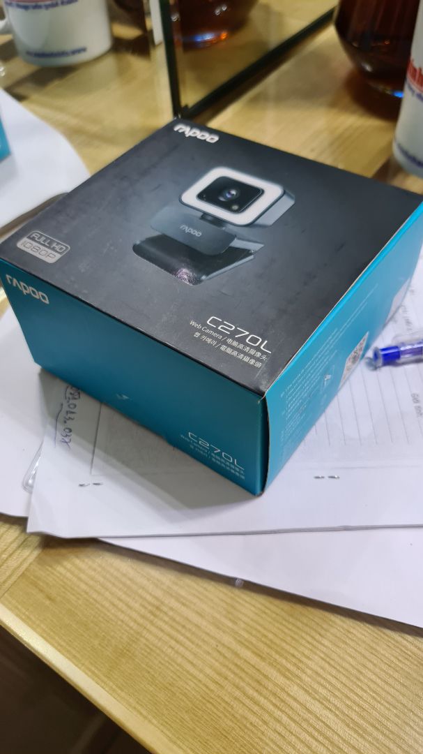 Giao hàng rất nhanh, mình chọn giao tiết kiệm nhưng nhận hàng chỉ trong 16 tiếng tính luôn ban đêm, đặt lúc 23h45 đêm trước thì 18h ngày hôm sau đã nhận được hàng.
Chất lượng sản phẩm tốt, hình ảnh rõ nét, micro tích hợp thu âm nhạy, bật quạt gió mà âm thanh thu được không ồn. Cảm ơn ship, cảm ơn Tiki!