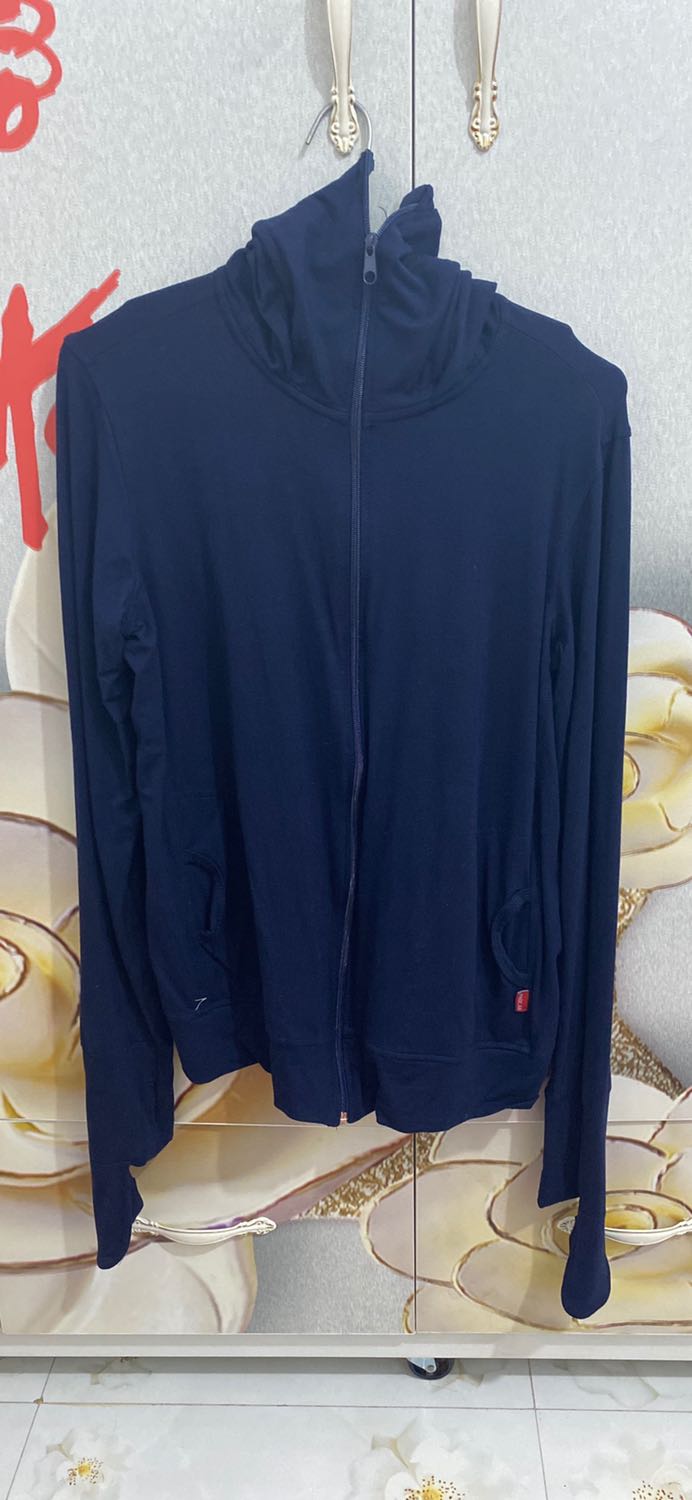 Sản phẩm của shop rất ok 
Mình mua về cho mẹ mình mặc. Mẹ mình khen nói . Chất liệu vải co giãn rất tốt . 
Mình rất hài lòng sản phẩm này của shop 
Mình cho shop 5 sao nhé ⭐️⭐️⭐️⭐️⭐️