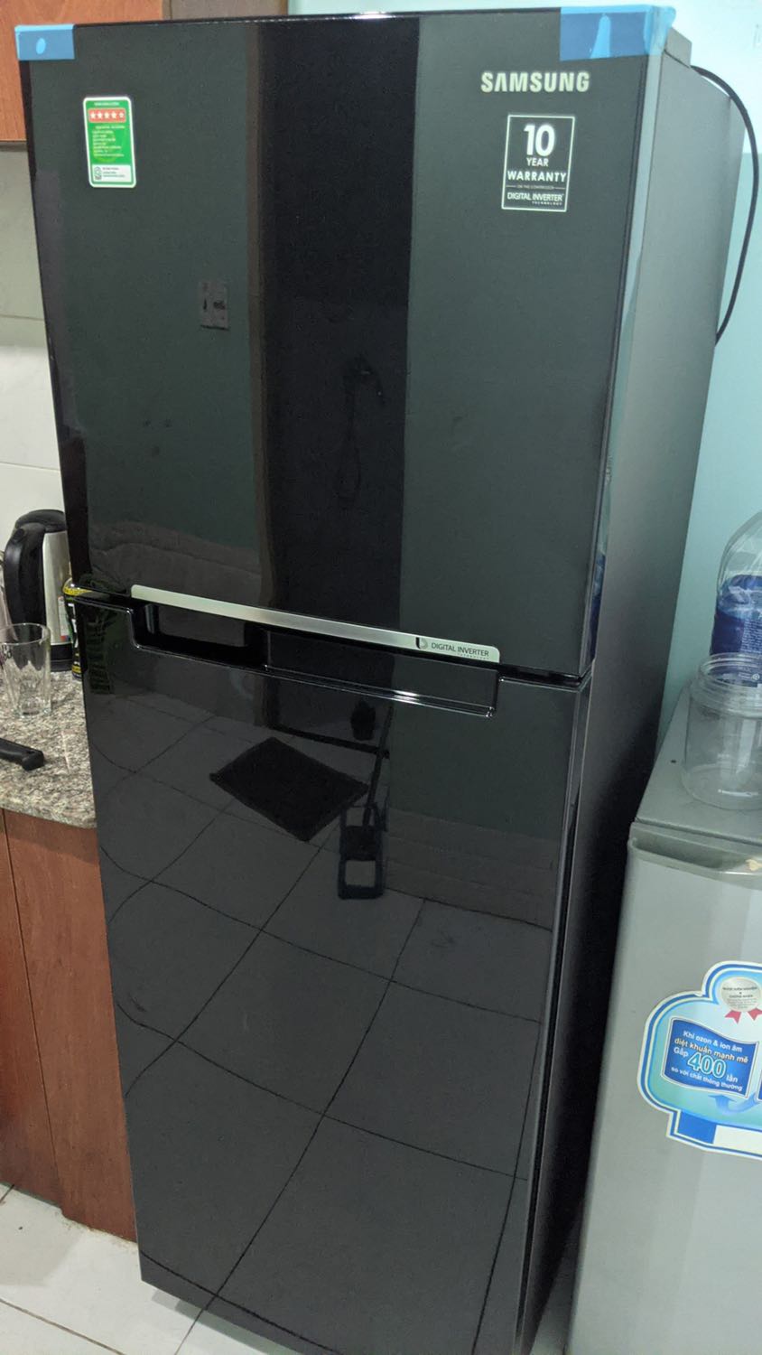 Giao hàng nhanh hơn dự kiến, nhân viên nhiệt tình, sp tổng quan ok