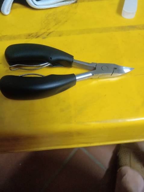 Hàng dùng bao phê,cắt rất sắc đóng gói sản phẩm cẩn thận, sản phẩm tốt lại được thêm thanh nạy móng cảm ơn shop