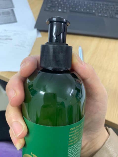 Mới mua lần đầu chưa biết dùng ổn không; nhưng nút chai của mình bịt nứt; 5 sao vì là hàng việt nam