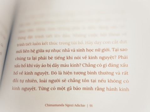 Sách hay và bổ ích về các vấn đề xoay quanh định kiến. Thực sự không thể biết được có nhiều thứ chúng ta quen thuộc đến mức không nhận ra được là sự chi phối của định kiến. Lâu lắm rồi mới đọc được quyển sách mà thích từ chữ đầu tiên đến chữ cuối cùng. Quá hay!! 

Tiki vẫn luôn chân ái, giao hàng nhanh và đóng gói cẩn thận. Sách xinh lắm.