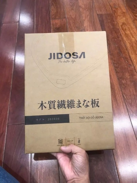 Thớt gỗ,đẹp,chắc chắn,mẫu mã đẹp,cầm nặng tay! sẽ ủng hộ shop lần sau nữa. cho shop 5*.