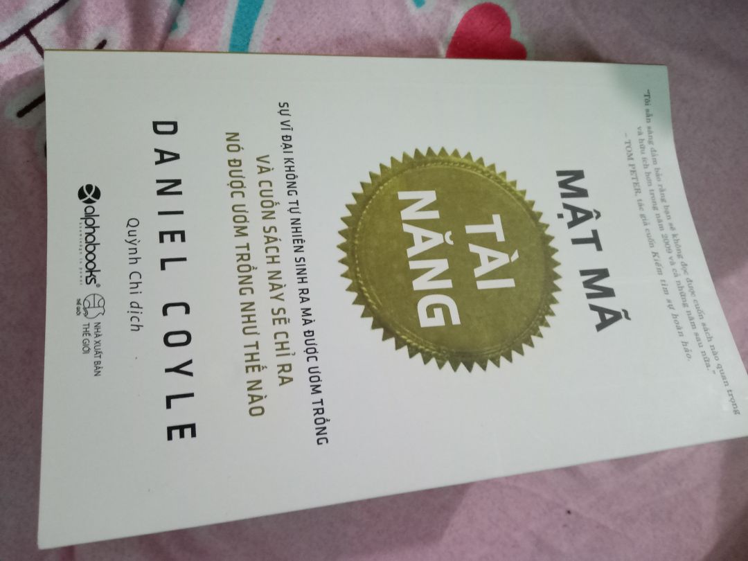 em mới đọc thôi, nhưng mà theo cảm nhận thì tác giả quá tập trung vào ví dụ, mà em nghĩ nên chú trọng nhiều hơn vào phương pháp. Dù mọi người khen hay nhưng với em thì sách bình thường :((