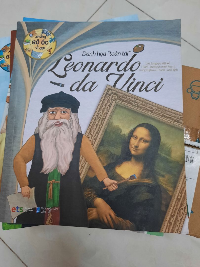 Sách giấy tốt, hình vẽ, màu sắc đẹp, nội dung rất phù hợp cho trẻ đọc. Chỉ có bìa sách bị quăn góc nhìn ko được mới lắm thôi.