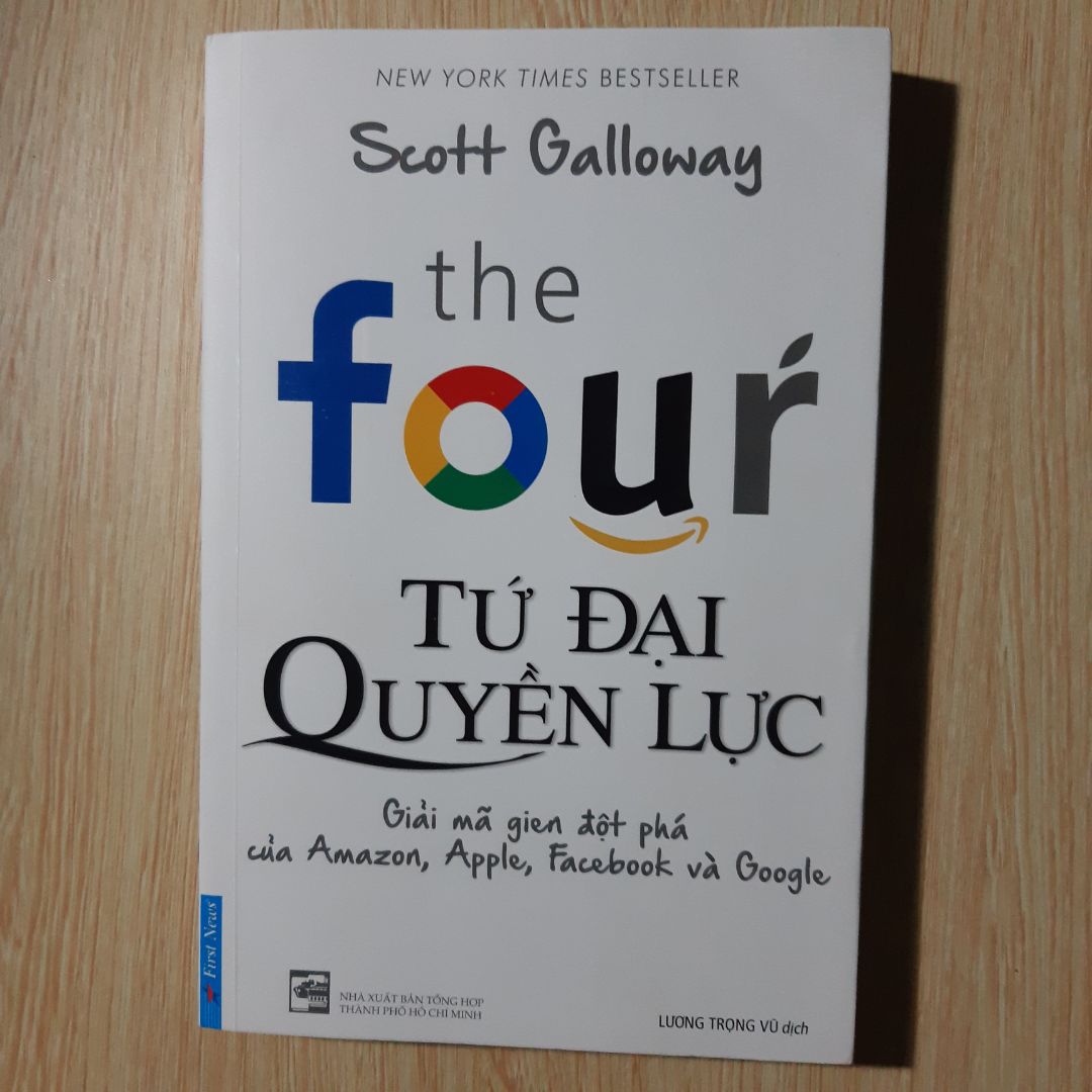 Cuốn này rất hay luôn. Xuất bản vào năm 2017 nên các công ty công nghệ cũng đã có rất nhiều thay đổi, nhưng mình cũng tự cập nhật được những thay đổi đấy nên cảm thấy rất ok với cuốn này. 
Cuốn này đọc hay hơn nhiều so với cuốn câu chuyện của *** á