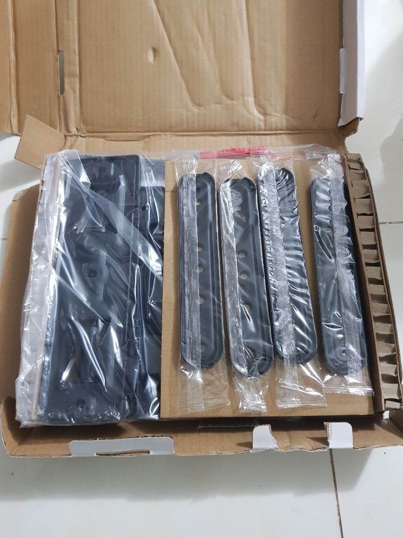 với giá này thì quá ngon, sản phẩm chắc chắn, có thể nói là nặng hơn cả cái tivi -)) gắn xoay kiểu nào cũng được, không sợ tivi bị xéo, xa gần tùy ý, rất nên mua