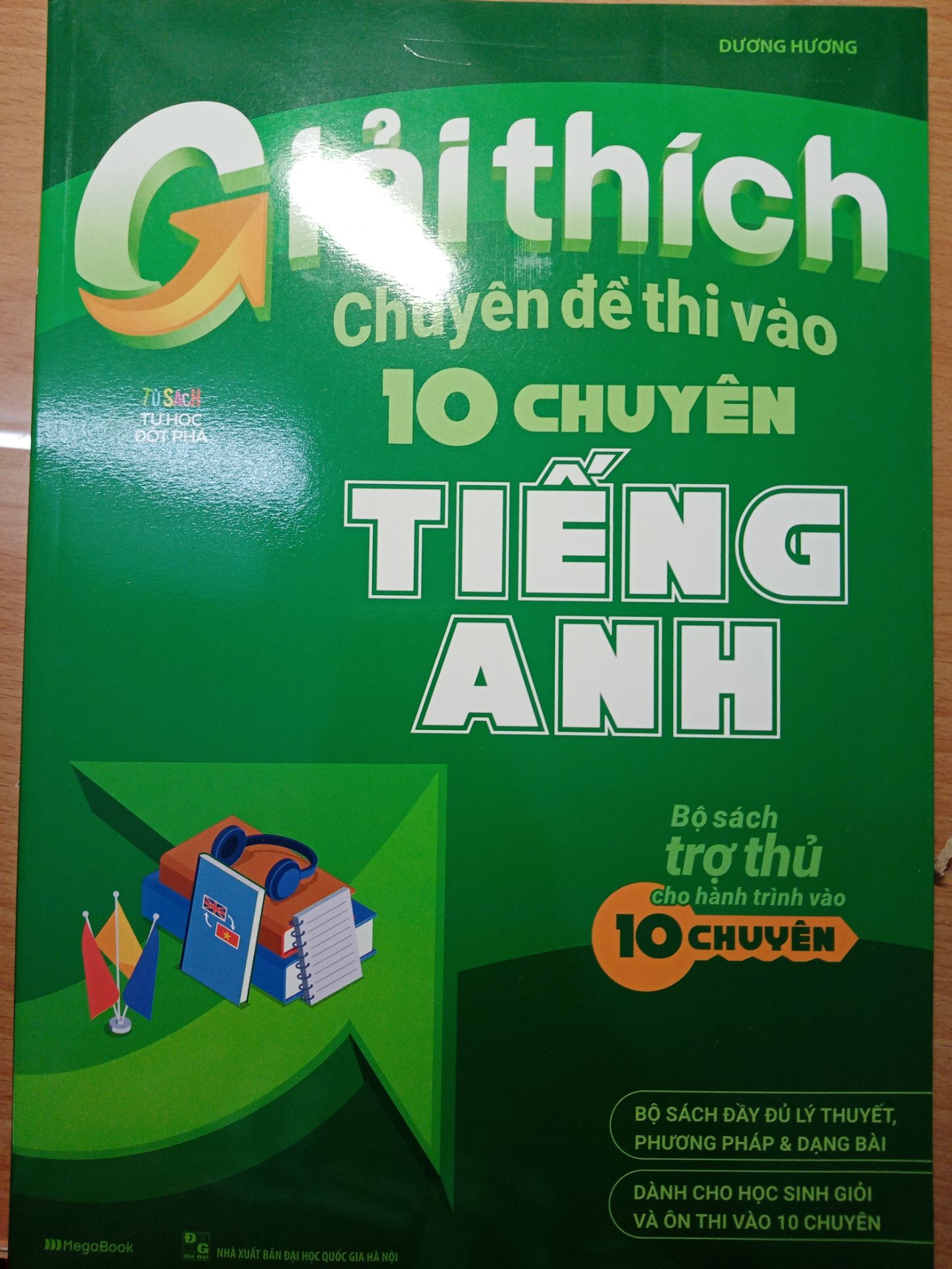 Sách hay, bổ ích, gồm nhiều chuyên đề lí thuyết chi tiết, cặn kẽ. Có nhiều đề tự luyện rất thiết thực,đáp án rõ ràng. Tuyệt vời.