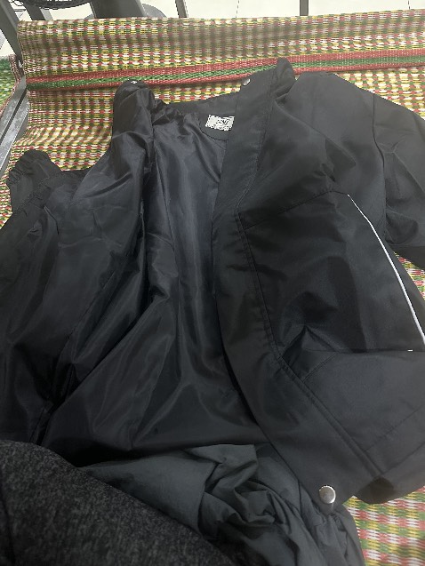 Chán shop... hàng còn giao nhầm