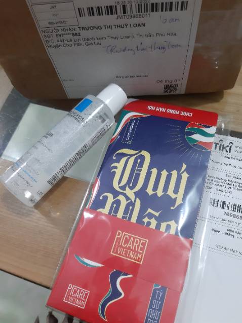 Mua hàng Tiki bao nhiêu năm.. lần 2 thất vọng..Mình đặt kem dưỡng môi...sản phẩm ở trên..mà nhận được 1 chai nước tẩy trang..
Shop vui lòng giải quyết sự nhầm lẫn này giúp mình nhé. Mua hàng Tiki bao nhiêu năm.. lần 2 thất vọng..Mình đặt kem dưỡng môi...sản phẩm ở trên..mà nhận được 1 chai nước tẩy trang..
Shop vui lòng giải quyết sự nhầm lẫn này giúp mình nhé.