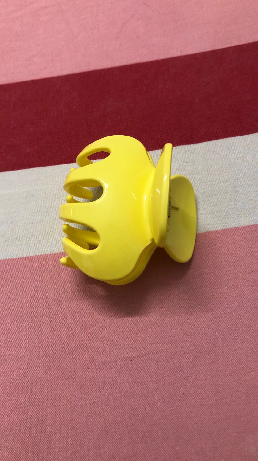 Kẹp to hơn với sức tưởng tượng, khá chắc chắn