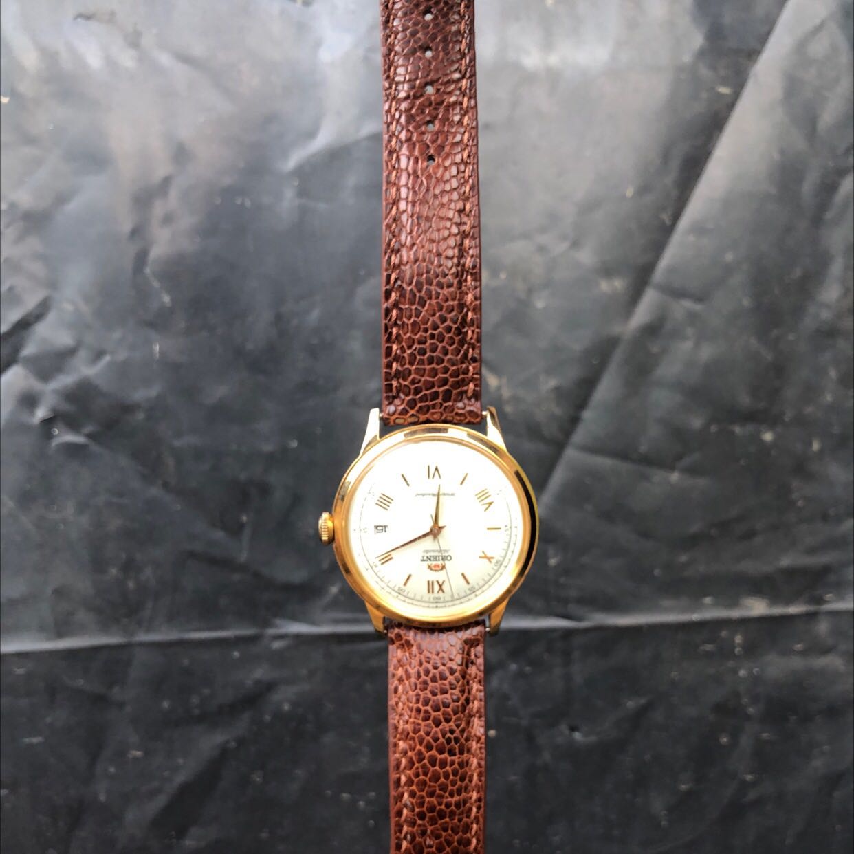 Ko phải da thật chỉ là da nhân tạo 
cũng khá là mềm mại
nhưng mà giá cao quá chưa hợp lý với chất lượng
Độ bền thì phải dùng xem có ổn ko